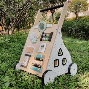 Cama de bebé estilo granja de madera con diseño moderno - Product Image 1