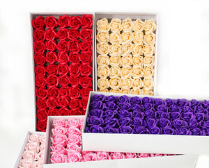 D-FZH016 Kit Fai-da-Te 50 Pezzi Fiori in Scatola, Confezione Regalo per Bouquet, Fiori Artificiali di Sapone, Rose in Scatola Regalo - Product Image 1