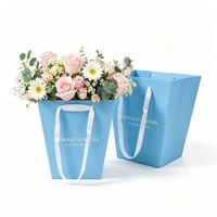 Sac en papier cartonné blanc de luxe personnalisé avec logo en feuille d'or pour l'emballage de bouquets de fleurs en boutique