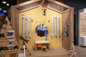 Aménagement de magasin d'optique, mobilier d'exposition, vitrines en verre sur mesure pour lunettes de vue et de soleil, design d'intérieur de magasin d'optique - Product Image 3