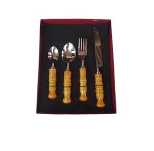 Juego de cubiertos de acero de alta calidad, espejo pulido con mango de madera estriado, cubiertos, vajilla, Juego de 4 Uds. - Product Image 1