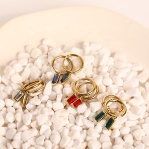 JCA-pendientes Huggie de circonia cúbica, conjunto de bisel chapado en oro de 14K - Product Image 3