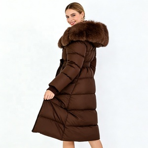 Veste d'hiver longue et moelleuse coupe-vent pour femme Boying avec capuche en polyester épais et grand col en fourrure de renard ODM / OEM - Product Image 3