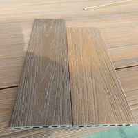 Planches de terrasse en composite WPC à grain de bois, résistantes aux intempéries et aux UV, pour l'aménagement paysager et la construction