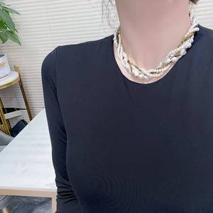 Collier multi-couches torsadé en or 14 carats sur mesure, fait main avec des perles d'eau douce naturelles et des perles de tourmaline pour femmes - Product Image 4