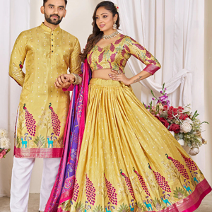 Ce bel ensemble présente Couple Mens Kurta & Female Lehenga Matching Combo pour la saison des festivals - Product Image 1