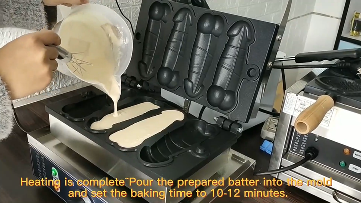 市販の焦げ付き防止電気バブルペニス形状ワッフルメーカーディック