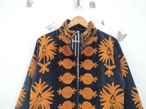 Veste en velours à col mandarin avec broderie florale orange, manches lanternes, veste d'automne pour femmes - Product Image 4