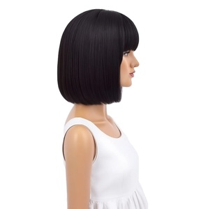 Peluca sintética de Bob corto con <span class=keywords><strong>flequillo</strong></span>, pelo liso negro, hecha a máquina completa, resistente al calor para mujeres, fiesta diaria, moda de Cosplay - Product Image 2