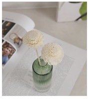 Mini Sola Diffuseur Fleur Sola Bois Oeillets Diffuseur Écologique Fleur pour la Fête des Mères et le Décor de Graduation Emballé dans des Sacs