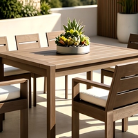 Table de repas d'extérieur design contemporain en chêne, imperméable et légère