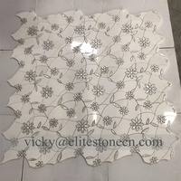 Carreaux de fleurs de qualité en marbre de Carrare moderne et en mosaïque WaterJet pour panneau mural de salon, carreaux de salle de bain pour sol, carreaux de piscine