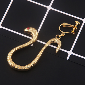 2 Diseños de Pendientes de Clip con Forma de Serpiente Dorada de Alta Calidad de Anime One Piece, Boa Hancock, la Emperatriz Pirata - Product Image 4