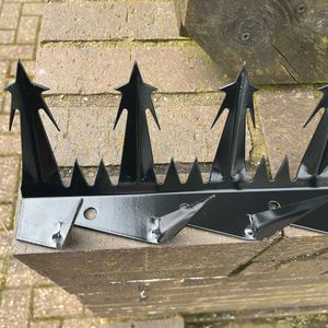Púas Antiescalada para Muros - Tiras de Púas Afiladas de Alta Seguridad para la Parte Superior de Muros y Vallas - Product Image 4