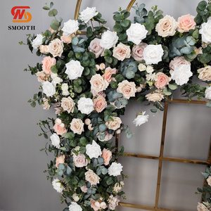 Decoración de Boda Elegante, Camino de Mesa con Flores de Champán, Panel de Flores de Rosas Blancas y Plantas Verdes para Esquinas - Product Image 2