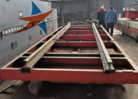 Horno tipo caja con puerta retráctil y deflector, temperatura de trabajo de 1400°C, capacidad de 100 kg/h, control de temperatura inteligente