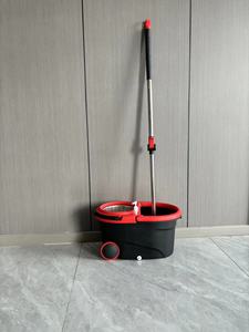 Ensemble serpillière rotative 360° personnalisable en gros pour le nettoyage domestique, serpillière magique torsadée en microfibre avec solution nettoyante - Product Image 2