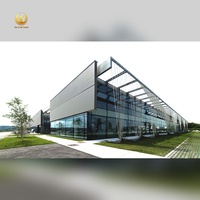 Entrepôt industriel en structure métallique avec installation solaire prête à l'emploi, atelier métallique étanche, bâtiment de stockage logistique