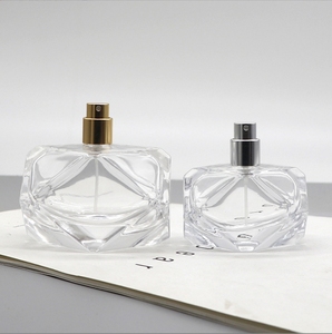30ml 80ml a forma <span class=keywords><strong>di</strong></span> diamante bottiglia <span class=keywords><strong>di</strong></span> <span class=keywords><strong>profumo</strong></span> <span class=keywords><strong>di</strong></span> vetro quadrato <span class=keywords><strong>di</strong></span> alta qualità flacone Spray vuoto per cosmetici - Product Image 3