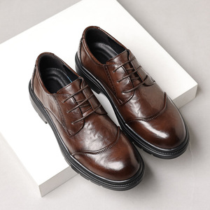 Chaussures habillées en cuir pour hommes - chaussures de mariage formelles de style britannique pour hommes - Product Image 4