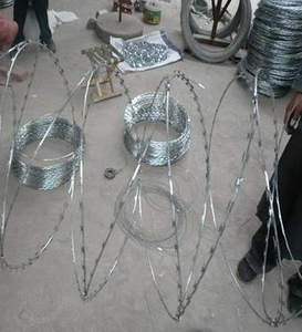 Galvanized Razor Wire, Concertina Type Anti‑Climb Security <b>Fence</b> for Prison, <b>Border</b>, Highway and Perimeter Protection - Product Image 2