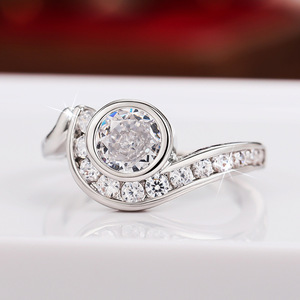 Anello da donna a forma irregolare, gioiello moderno e alla moda - Product Image 6