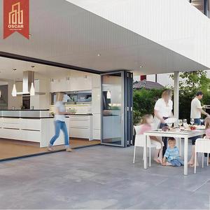 Portes pliantes verticales intérieures de luxe, gain de place, idéales pour les couloirs, les chambres, les placards - Product Image 1
