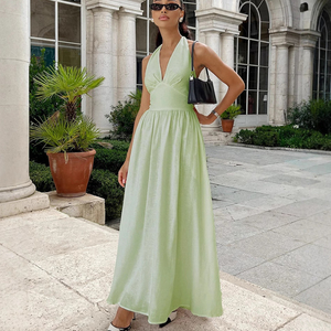 Robe mi-longue Enyami pour femme, col halter en V, taille haute, style corset smocké, fluide, coupe trapèze, idéale pour les invitées de mariage - Product Image 3