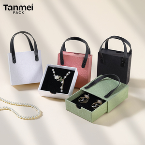 Venta <span class=keywords><strong>al</strong></span> <span class=keywords><strong>por</strong></span> <span class=keywords><strong>mayor</strong></span> caja de papel logotipo personalizado pendiente anillo pulsera collar caja de embalaje con asa cajón <span class=keywords><strong>cajas</strong></span> de joyería - Product Image 1