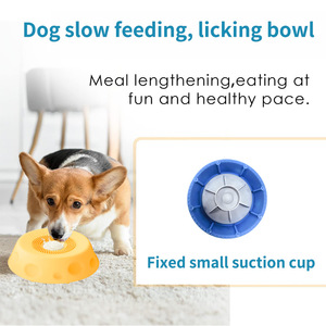 Gamelle interactive pour chien et chat, gamelle à alimentation lente, tapis à lécher en silicone, base antidérapante à ventouse, facile à nettoyer, portable, pour friandises liquides, empêche l'ingestion rapide - Product Image 4