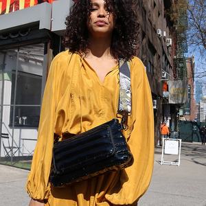 Женская сумка-слинг через плечо на молнии спереди - Product Image 6