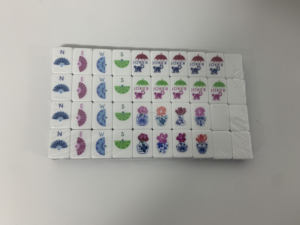 Ensemble de mahjong en acrylique de luxe, designs personnalisés avec monogramme, style américain, 240 tuiles pour le divertissement, emballage personnalisable en couleur - Product Image 3