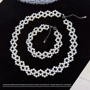 Set di Due Pezzi in Stile Francese: Collana e Bracciale in Argento 925 con Perle d'Acqua Dolce Naturali Intrecciate a Mano, Design <span class=keywords><strong>Fam</strong></span>, Lusso Discreto - Product Image 1