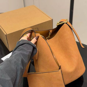 Sac fourre-tout décontracté en cuir véritable de luxe haut de gamme à motif lettres pour femme, grande capacité, imperméable, idéal pour l'été et la plage - Product Image 2