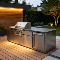 Îlot culinaire multifonctionnel avec station de préparation, poubelle coulissante, armoires de cuisine extérieures modulaires