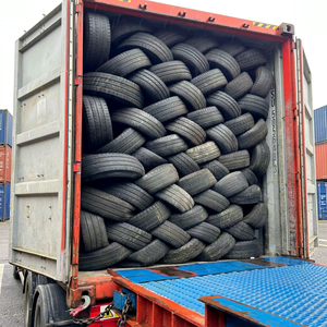 ยางรถบรรทุกแบบไม่มียางใน (Tubeless Radial) บรรจุรวมในตู้คอนเทนเนอร์สำหรับเปลี่ยนในกลุ่มรถขนส่ง - Product Image 1