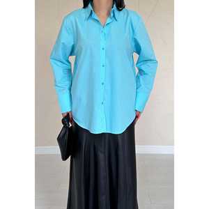 Chemise décontractée pour femme en popeline bleue, boutonnée, style simple, manches longues - Product Image 2