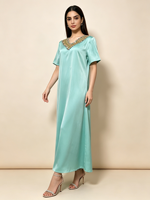Abaya deux pièces élégante en satin avec ruban tissé coloré, col en V, longue et ouverte pour femmes musulmanes, idéale pour les occasions de fête en hiver