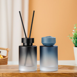 Farbverlauf-Transparente Kreisförmige Aroma-Flasche Auto-Parfüm-Diffusor Nachfüllbarer Sprühflakon Bedrucktes Glas Stilvolle Heimdekoration - Product Image 3