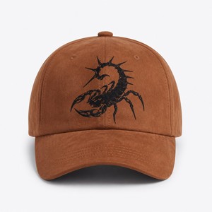 Gorra de Béisbol Ajustable de 6 Paneles con Logotipo Personalizado T&L, en Gamuza Sintética y Bordado Plano - Product Image 2