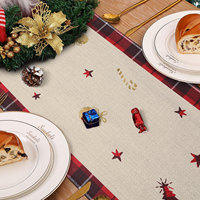Chemin de table Joyeux Noël motif camion, sapin et cadeaux, noir et rouge tartan, avec sets de napperons pour la décoration de fêtes à la maison