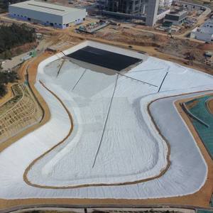 Сверхмощный нетканый черный садовый коврик для прополки, тканый геотекстиль, грунтовый покров с характеристиками борьбы с сорняками - Product Image 6