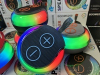 Speaker Subwoofer LED RGB Nirkabel Portabel untuk Kabinet Plastik Luar Ruangan, Daya Tahan 3-5 Jam