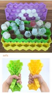 Bac à glaçons en silicone réutilisable à 37 cavités en forme de nid d'abeille avec couvercle flexible de qualité alimentaire, idéal pour les bâtonnets glacés et les sucettes glacées - Product Image 5
