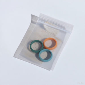 남성용 트렌디한 모던 실리콘 웨딩 링 세련된 컨템포러리 실리콘 밴드 - Product Image 3