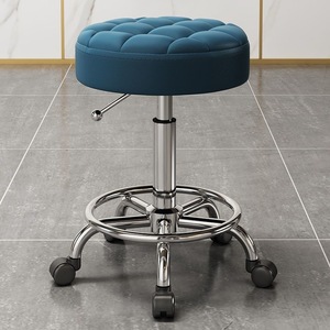 Tabouret bas rond en cuir noir de luxe avec roulettes pour salon de beauté, coiffeur, barbier, cuisine, usage domestique, mobilier de salon - Product Image 3