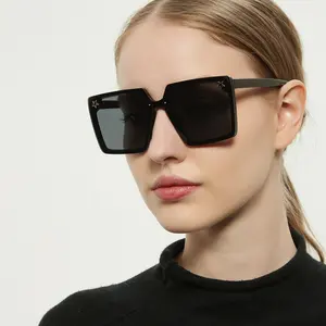 2022 vintage black men plastic square frame star sunglasses lady glasses