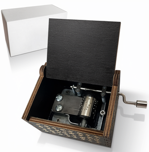 กล่องดนตรีไขลานวินเทจ 18 โน้ต สีเงิน รุ่น <span class=keywords><strong>Fly</strong></span> <span class=keywords><strong>Me</strong></span> <span class=keywords><strong>to</strong></span> <span class=keywords><strong>the</strong></span> <span class=keywords><strong>Moon</strong></span> ของขวัญดนตรีพิเศษสำหรับเพื่อน ครอบครัว งานวันเกิด - Product Image 1