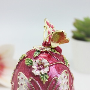 SHINNYGIFTS Faberge moderno ovalado huevo de Pascua esmalte caja de baratija pintado a mano patrón de mariposa decorativo con bisagras Almacenamiento de joyas - Product Image 6
