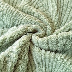 <span class=keywords><strong>Couverture</strong></span> <span class=keywords><strong>polaire</strong></span> Sherpa double couche en taffetas sculpté <span class=keywords><strong>Couverture</strong></span> d'hiver en polyester épais et tissé <span class=keywords><strong>Couverture</strong></span> de sieste Nouveau design <span class=keywords><strong>Grande</strong></span> <span class=keywords><strong>couverture</strong></span> surdimensionnée - Product Image 4